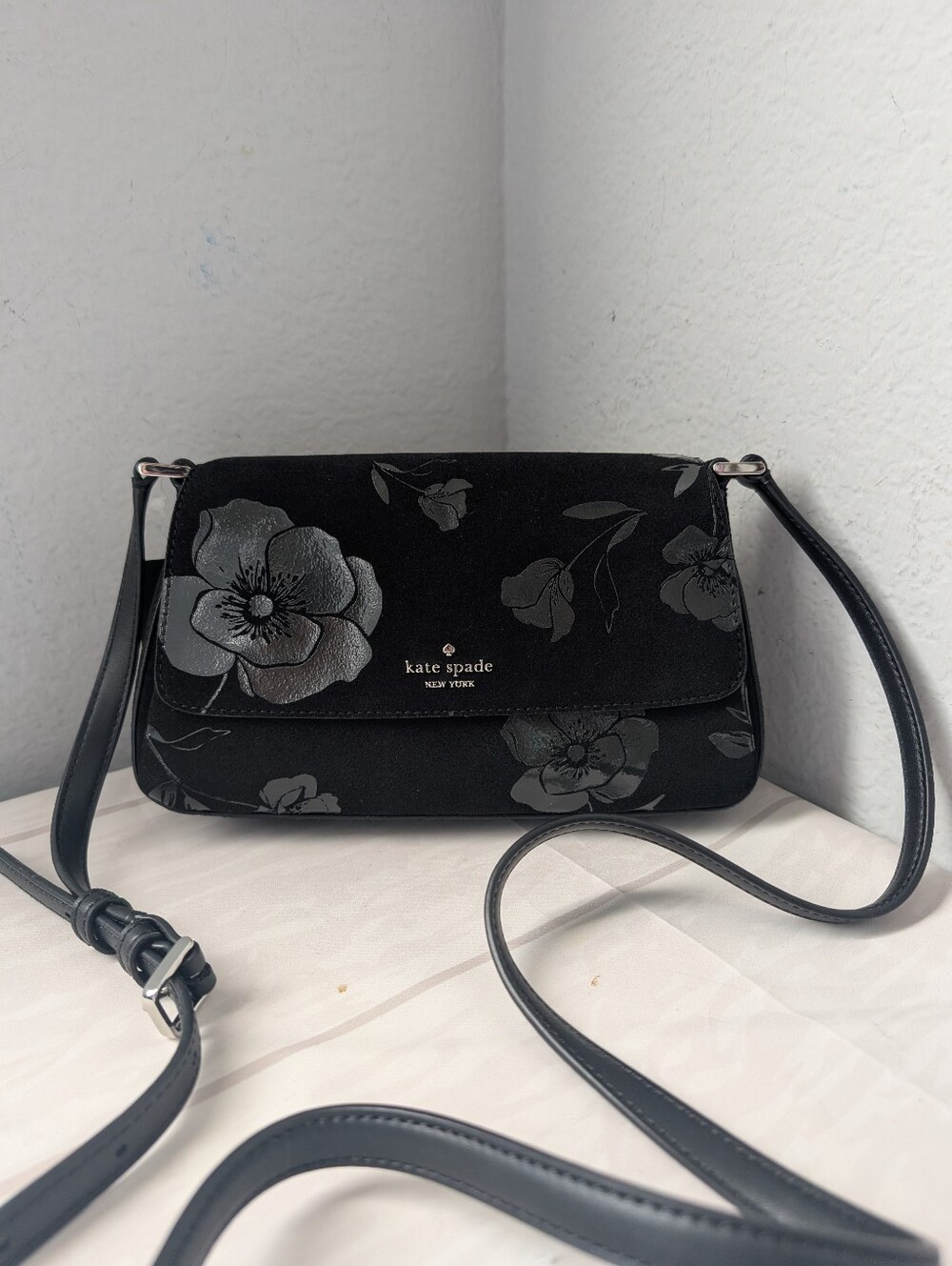 NWT Kate Spade KP188 Sutton Floral Suede Mini Crossbody Bag In Black
